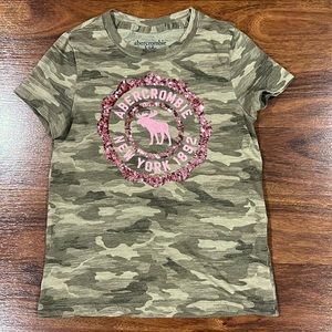 Abercrombie kids T-Shirt, camouflage, size 5/6